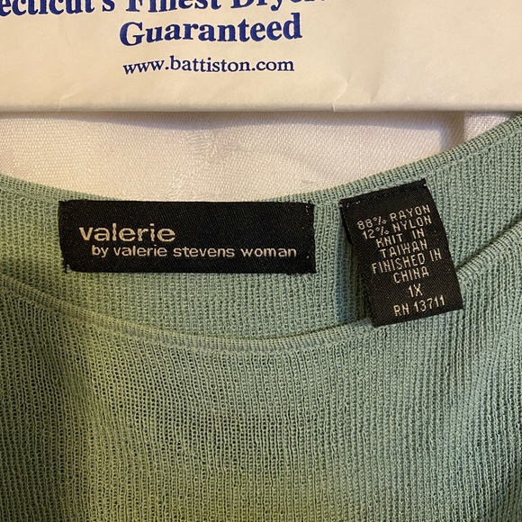 Chic Green sleeveless blouse size XL Valerie Stevens - Picture 2 of 3